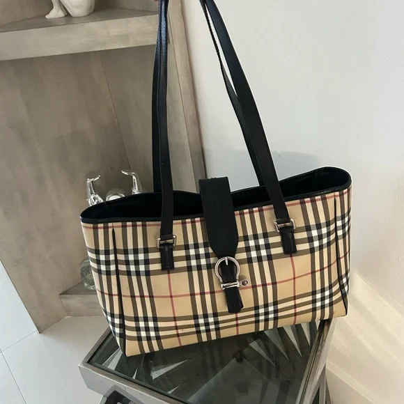 Burberry House Check Buckle Tote bag like new! - Picture 6 of 16